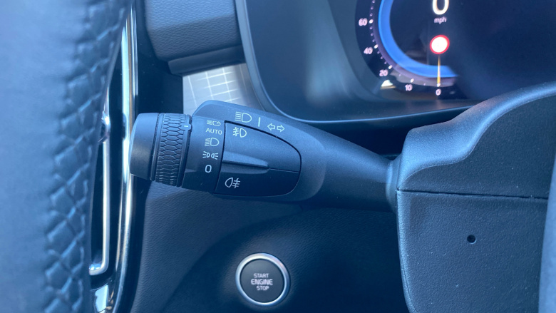 Volvo XC40 2.0 B3P Plus Dark 5dr Auto Petrol Estate